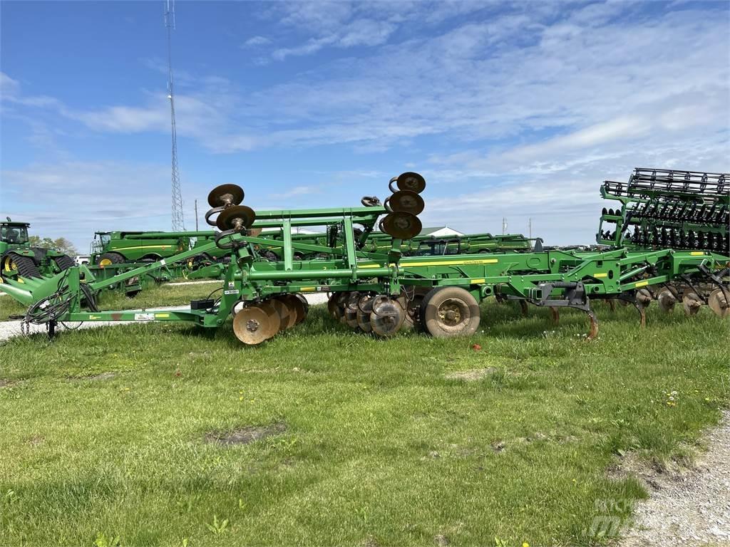 John Deere 2730 Andre Jordforbedrings maskiner og ekstrautstyr