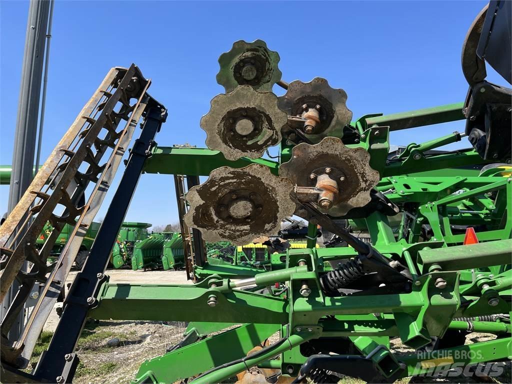 John Deere 2730 Andre Jordforbedrings maskiner og ekstrautstyr