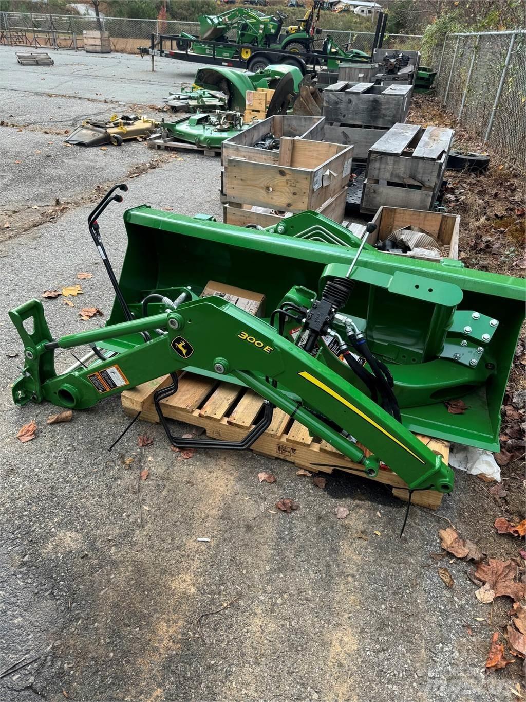 John Deere 300E Landbruk - Annet