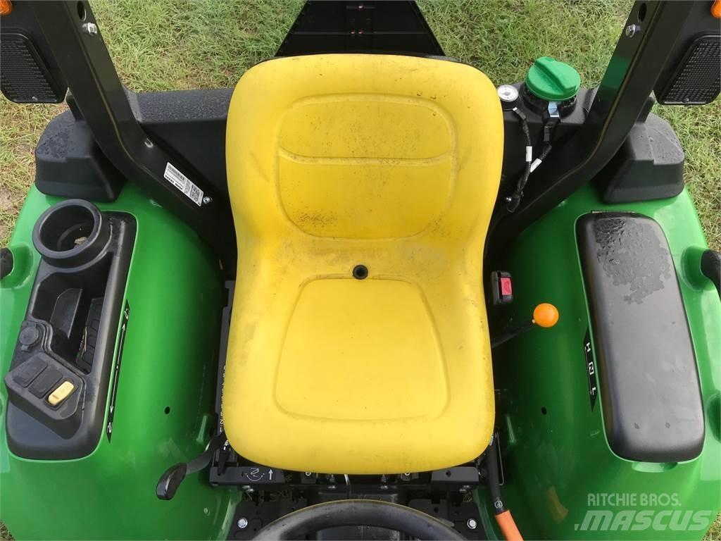 John Deere 3025E Kompakttraktorer