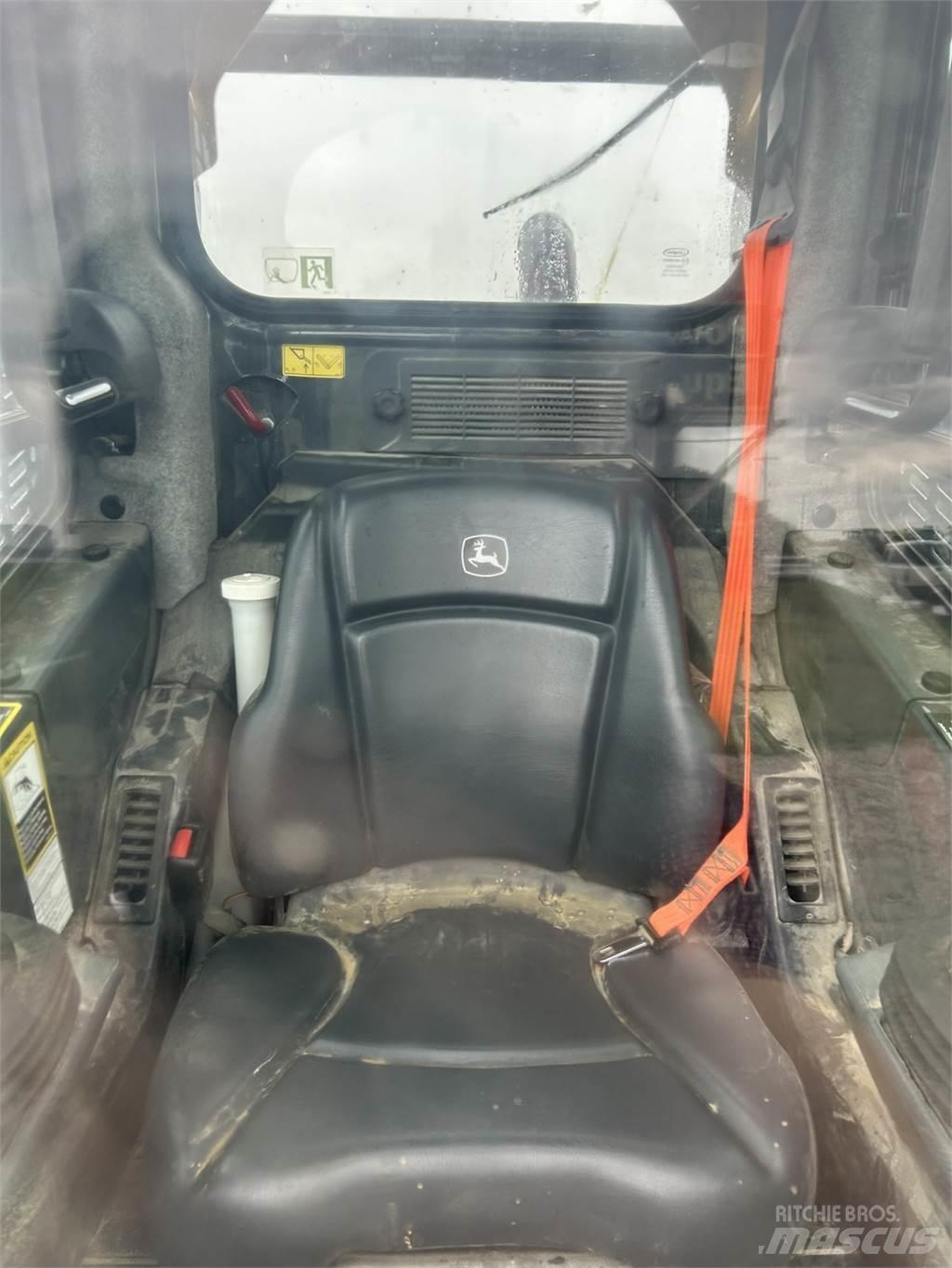 John Deere 331G Minilastere