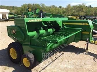 John Deere 348 Firkantpresser
