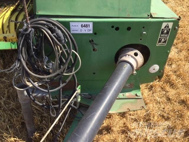 John Deere 349 Firkantpresser