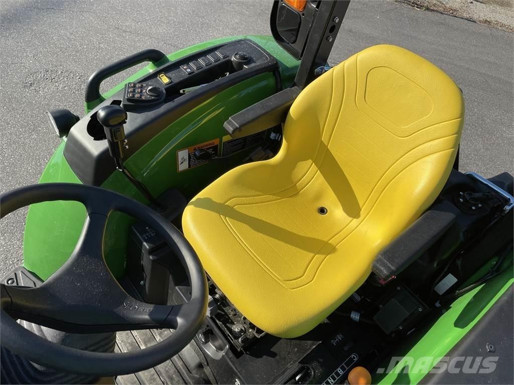 John Deere 4044R Traktorer