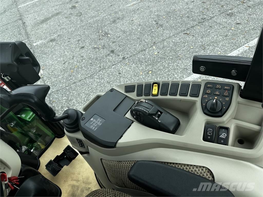 John Deere 4066R Traktorer