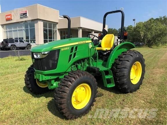John Deere 5045E Traktorer