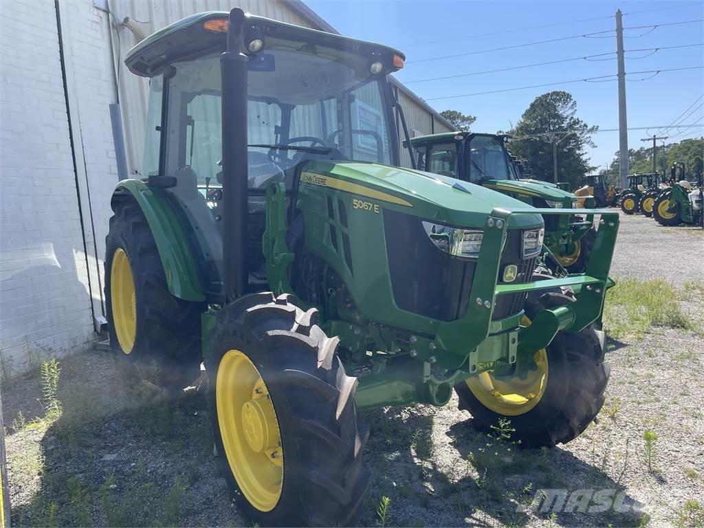 John Deere 5067E Traktorer