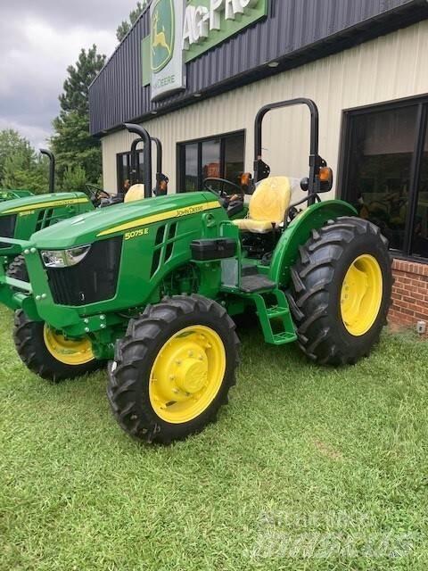 John Deere 5075E Traktorer