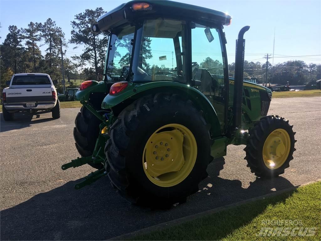 John Deere 5075E Traktorer