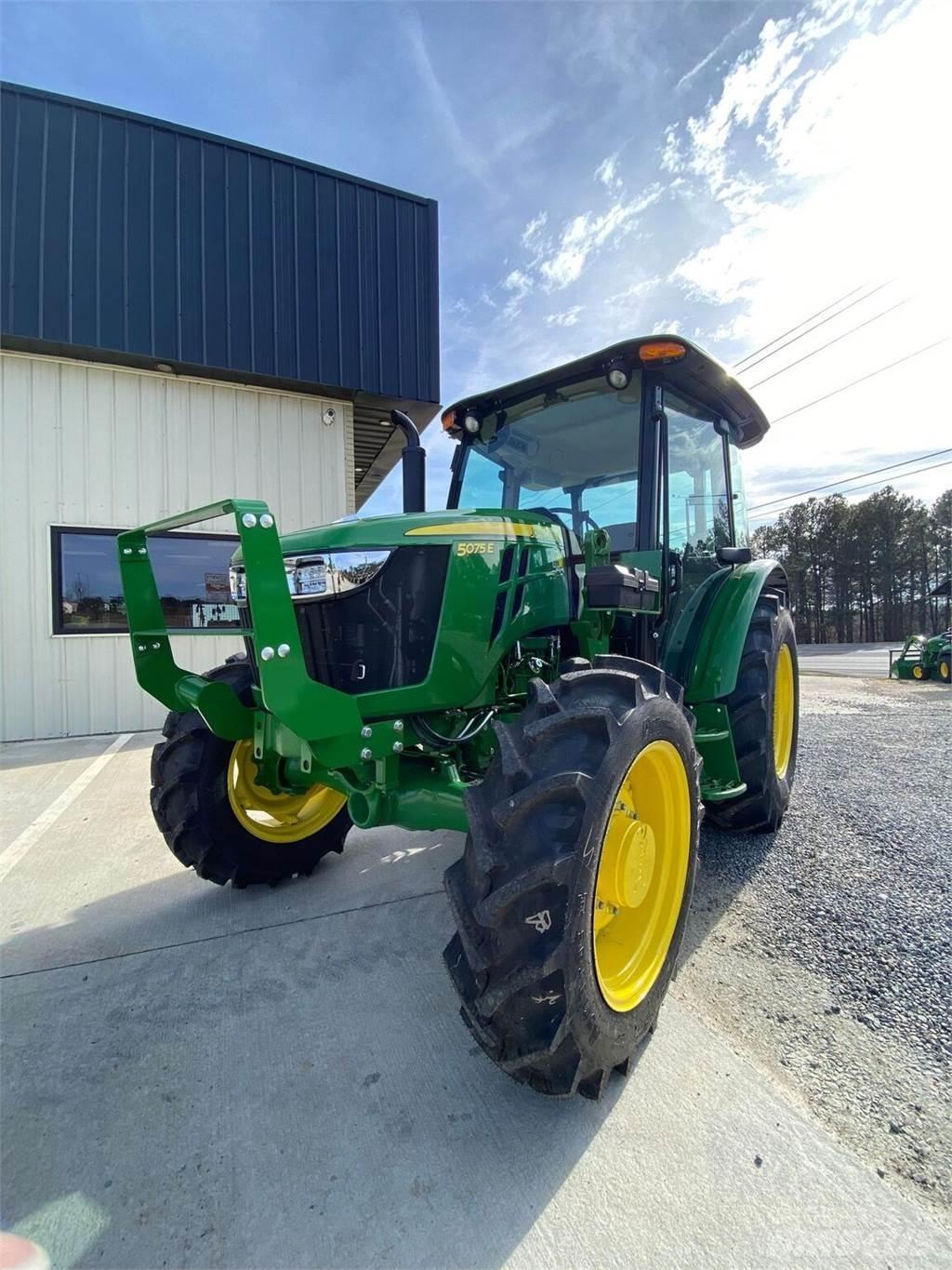 John Deere 5075E Traktorer