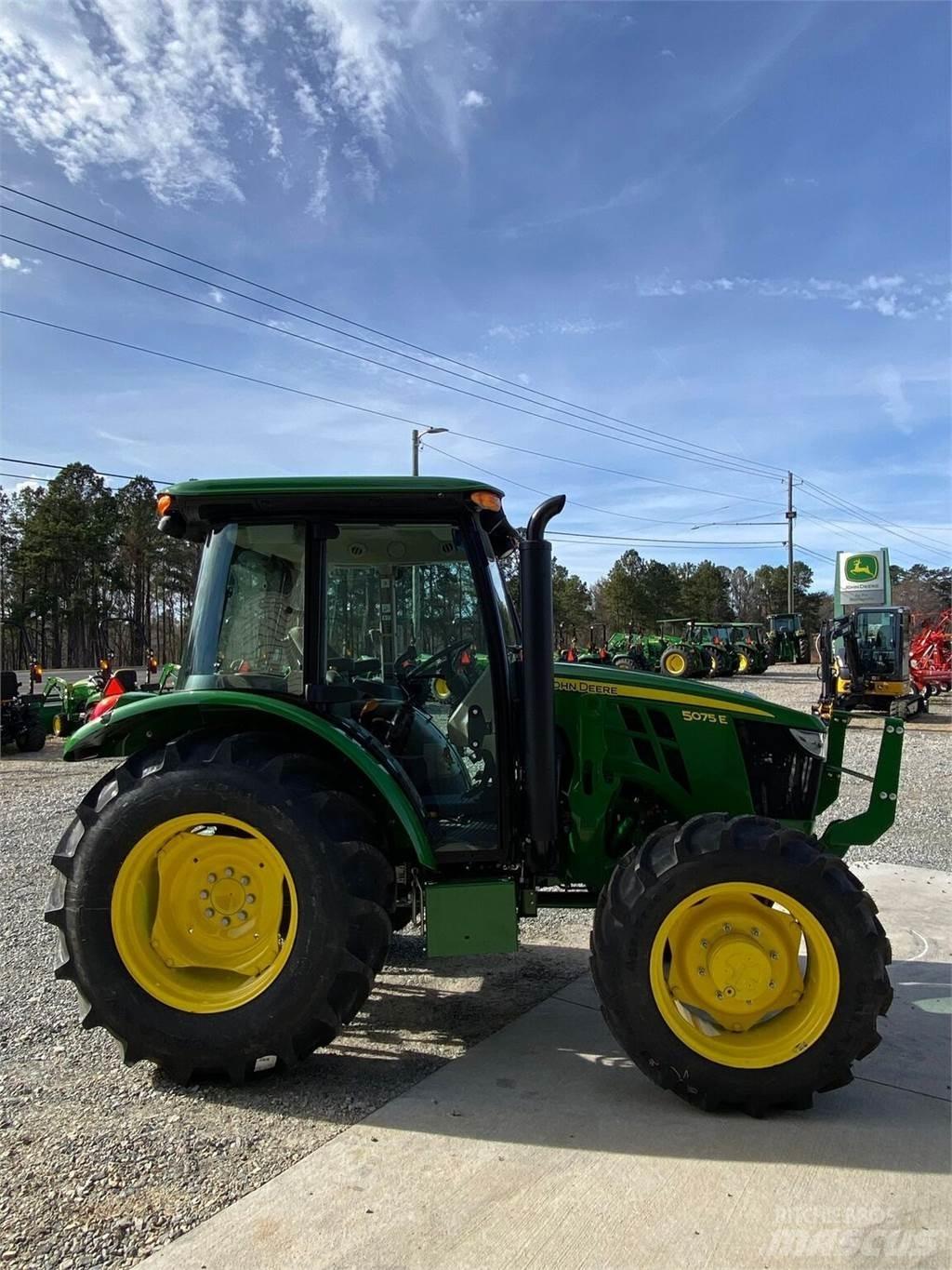 John Deere 5075E Traktorer