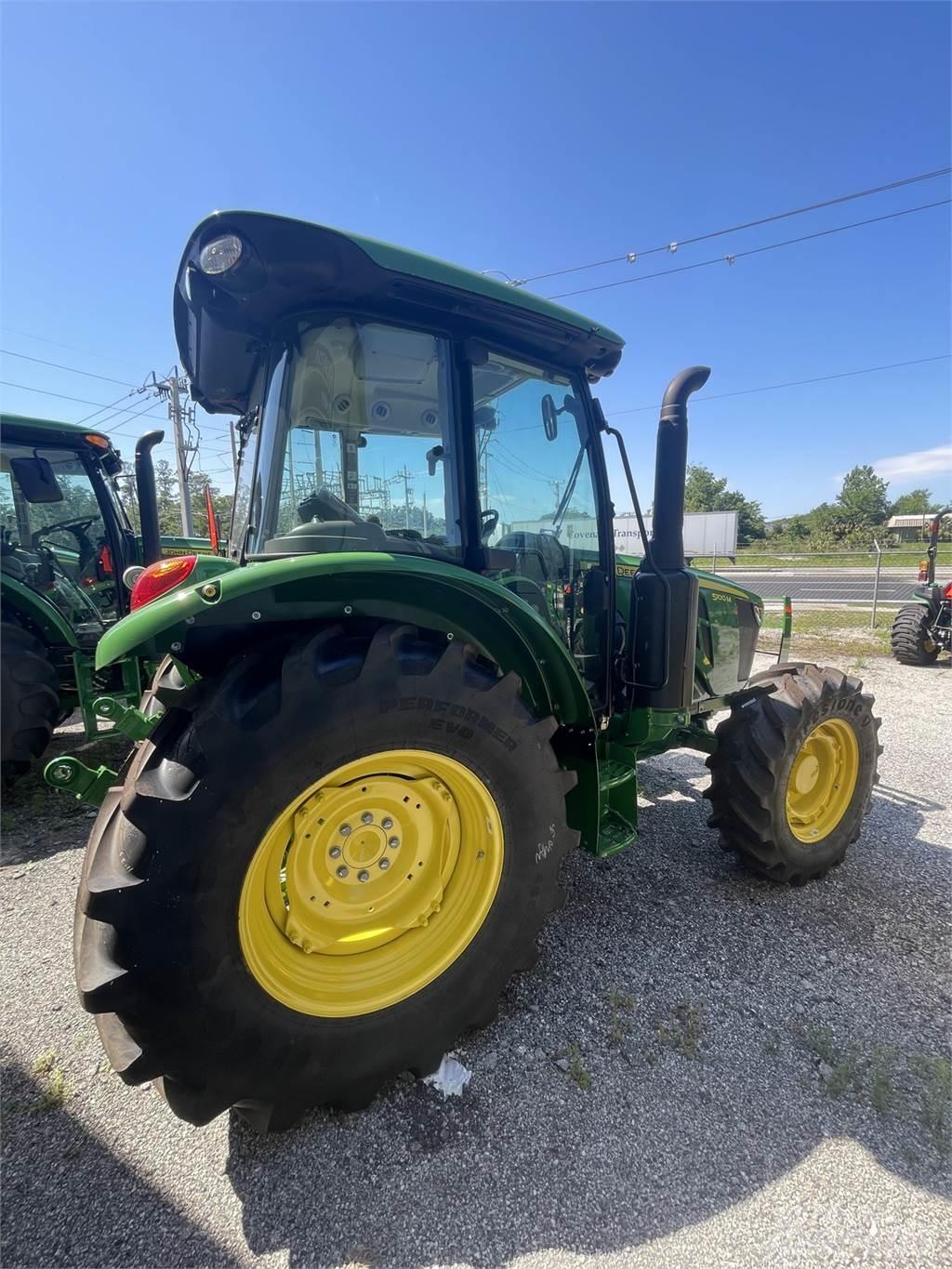 John Deere 5105M Traktorer