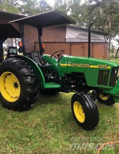 John Deere 5205 Traktorer