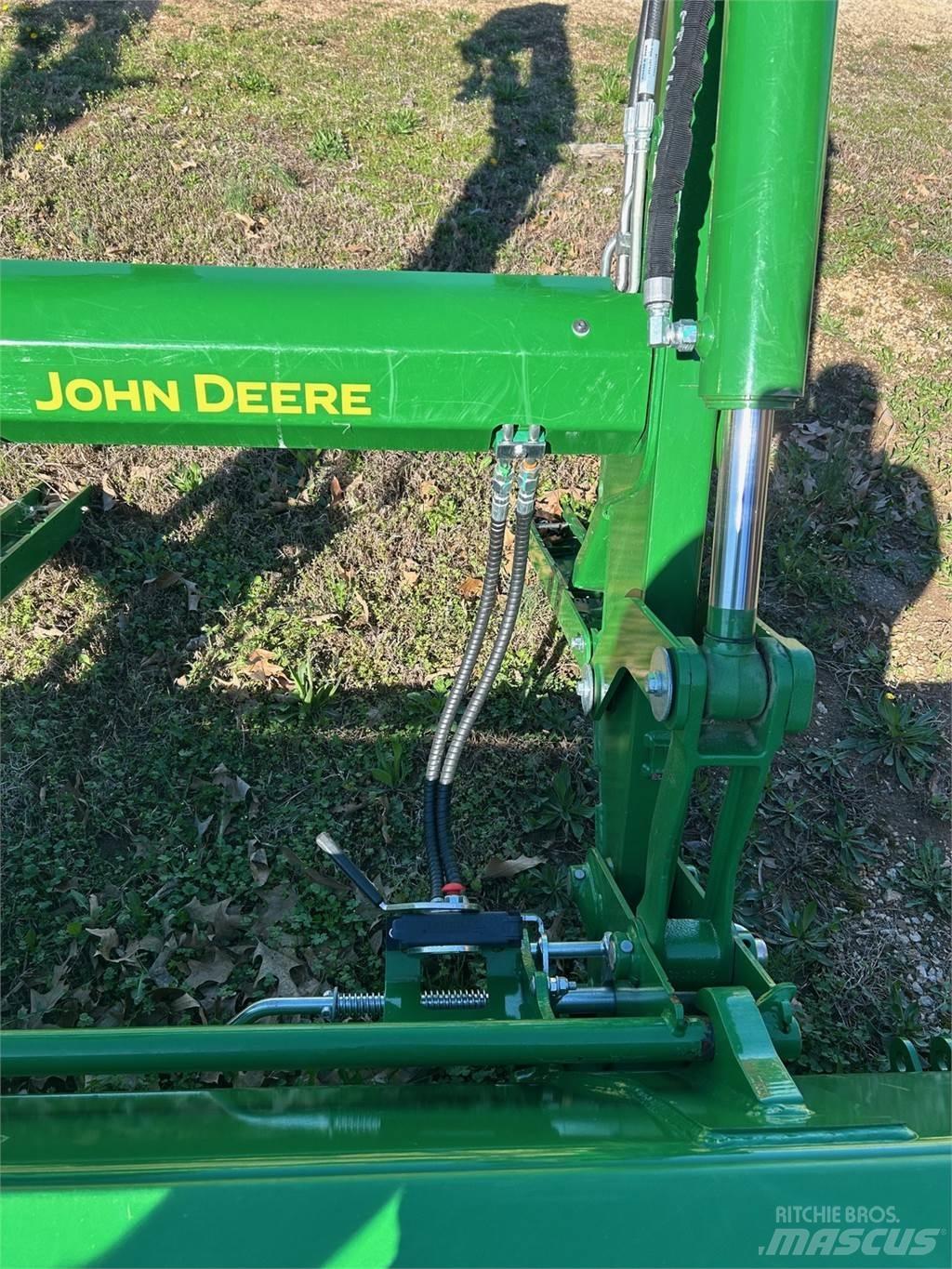John Deere 600R Traktorer