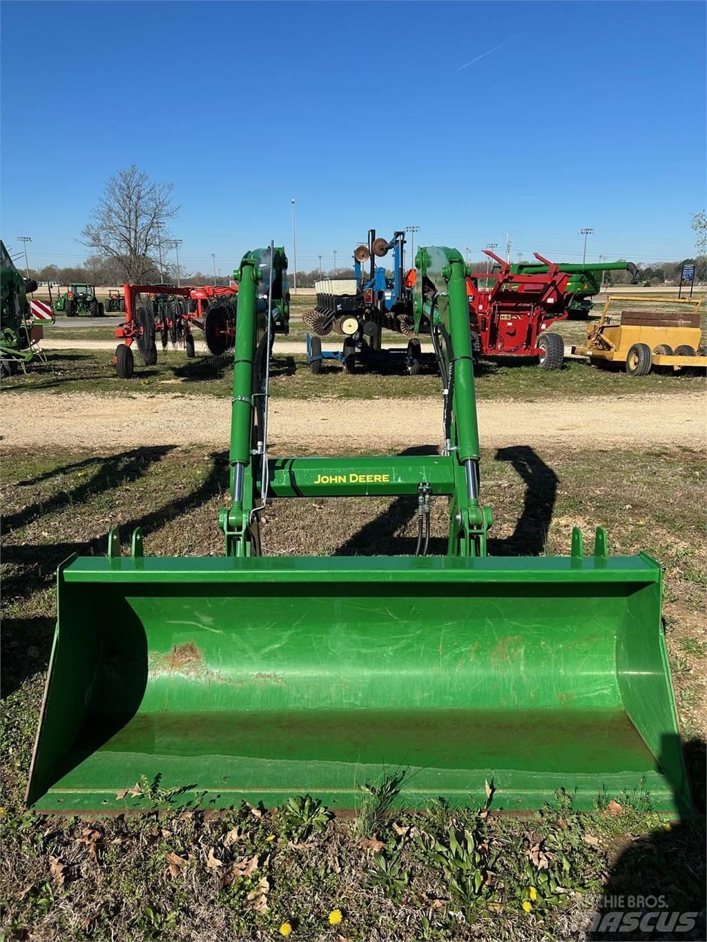 John Deere 600R Traktorer