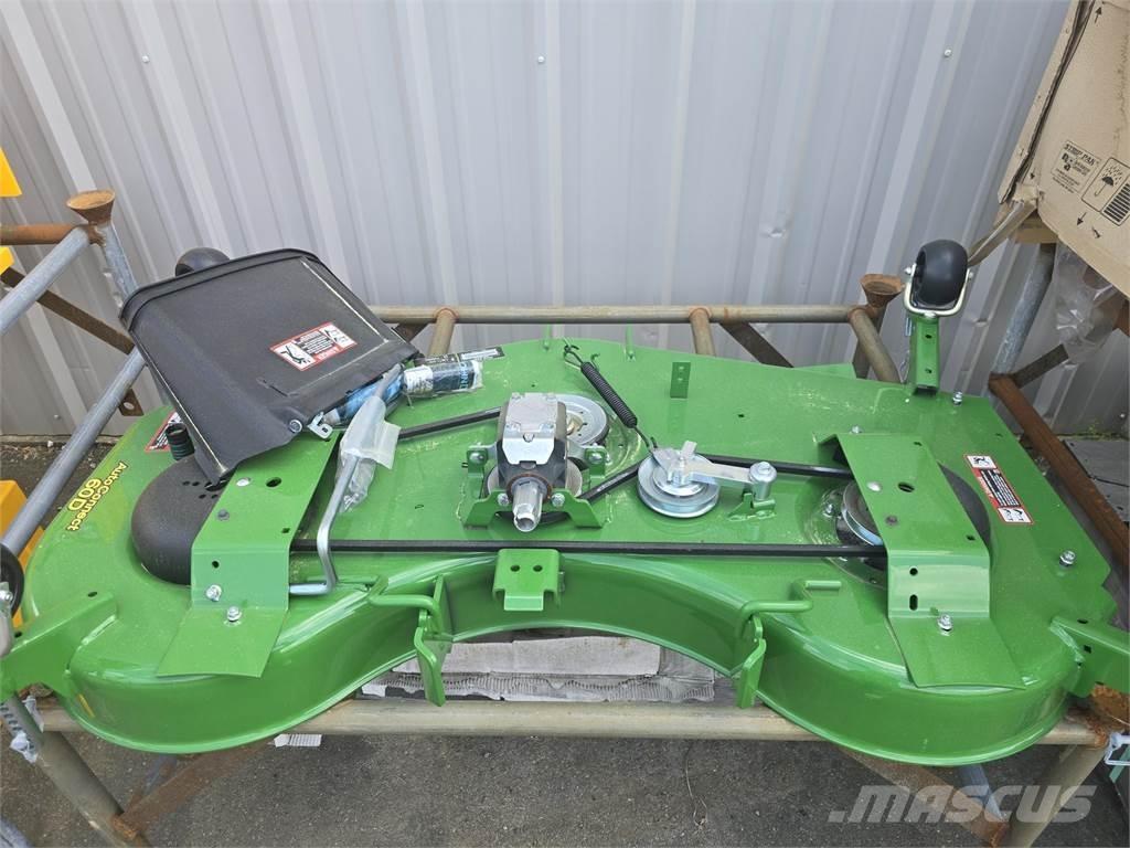 John Deere 60D Sitteklippere