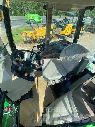 John Deere 6105E Traktorer