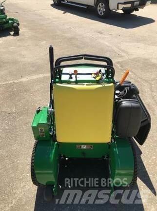 John Deere 636M Sitteklippere