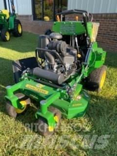 John Deere 636M Sitteklippere