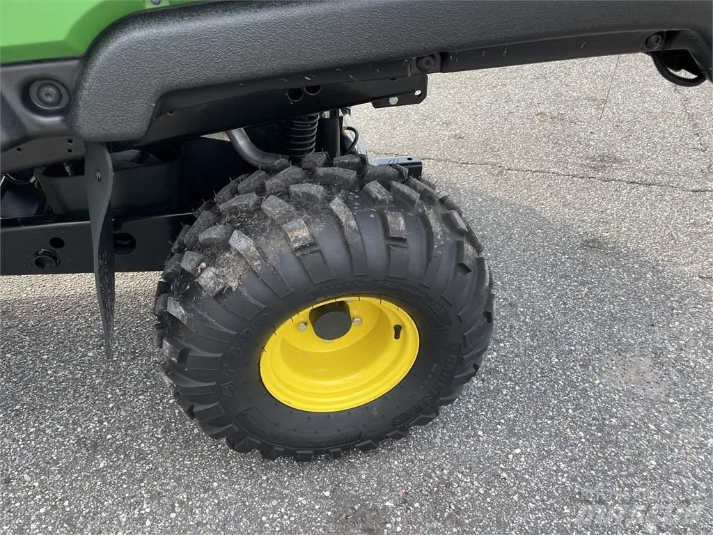 John Deere 815E Redskapsbærere