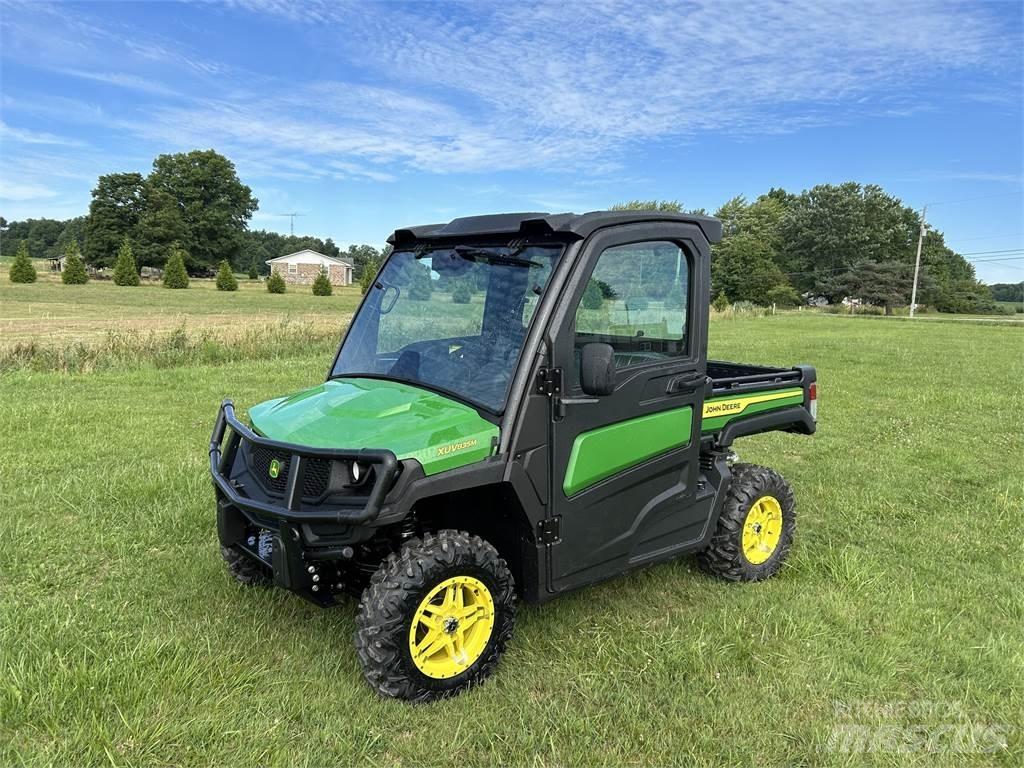 John Deere 835M Redskapsbærere