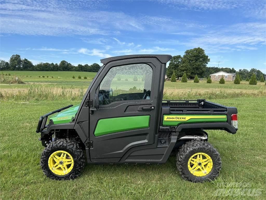 John Deere 835M Redskapsbærere