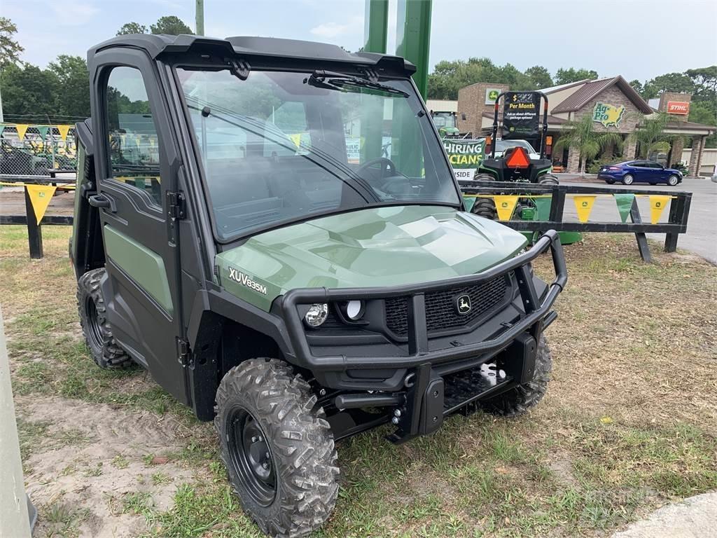 John Deere 835M Redskapsbærere