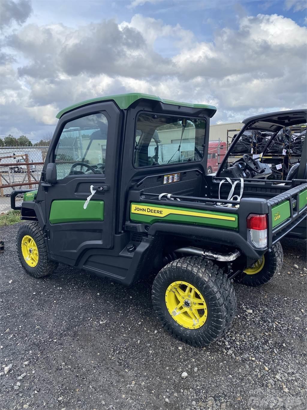 John Deere 835R Redskapsbærere
