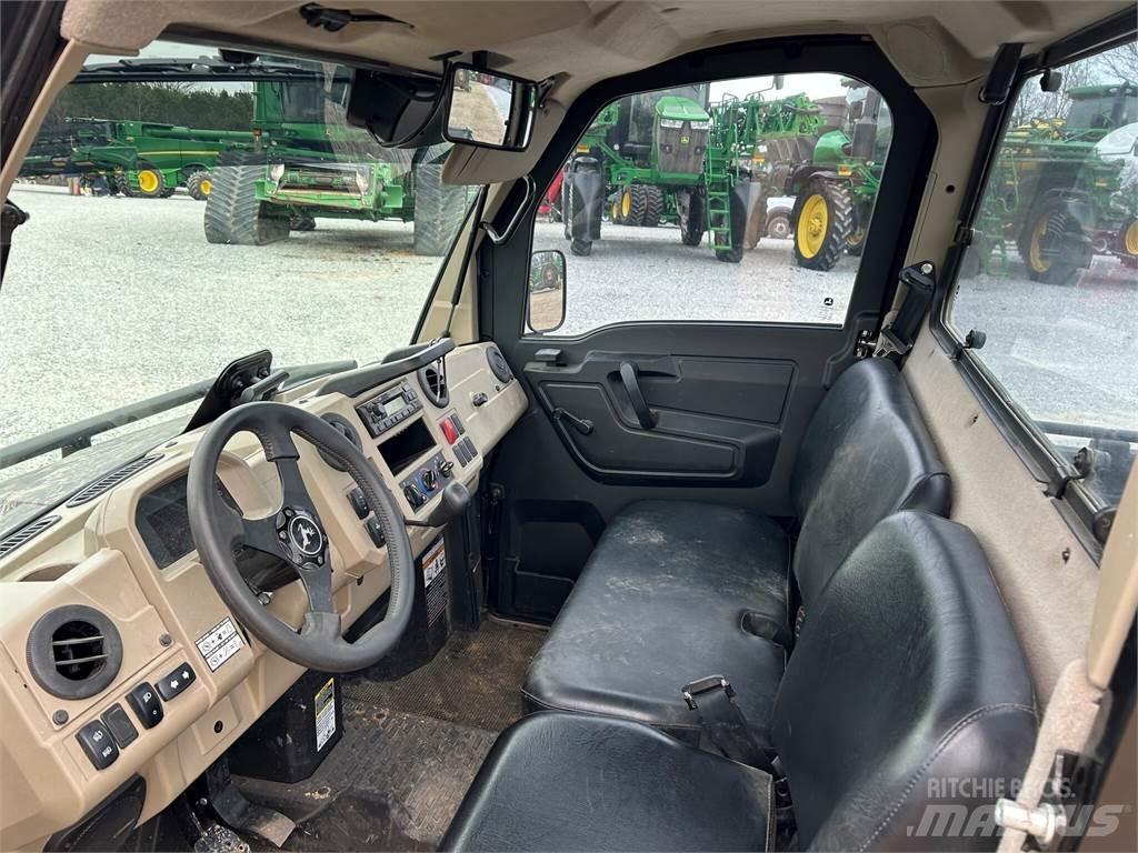 John Deere 835R Redskapsbærere