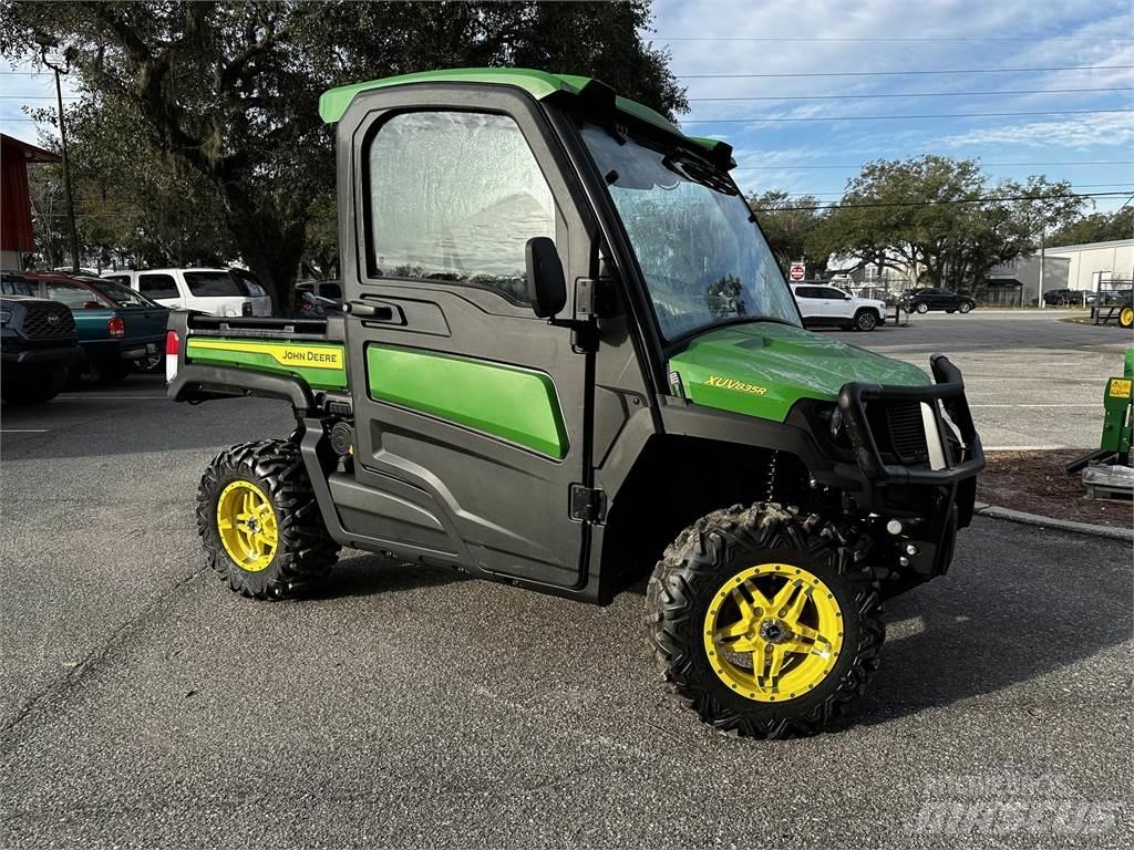 John Deere 835R Redskapsbærere