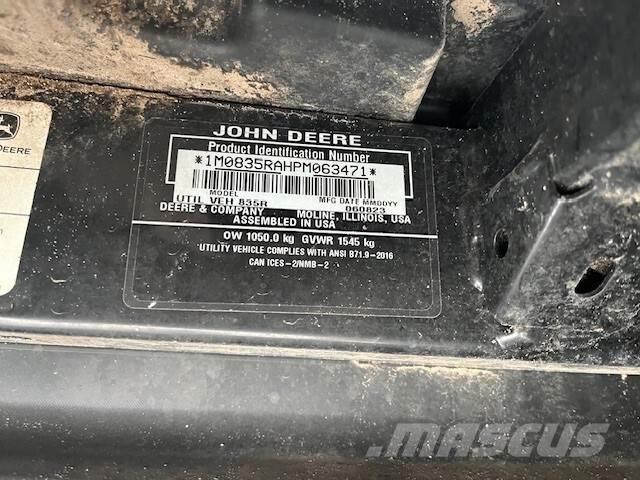 John Deere 835R Redskapsbærere