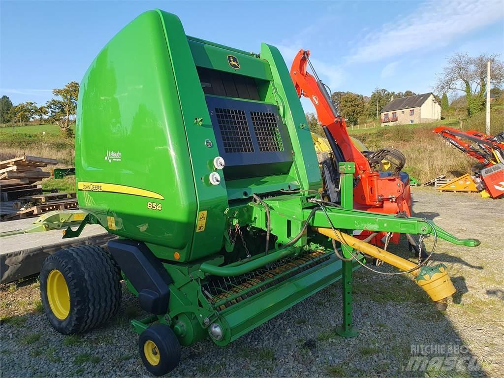 John Deere 854 Rundballepresser