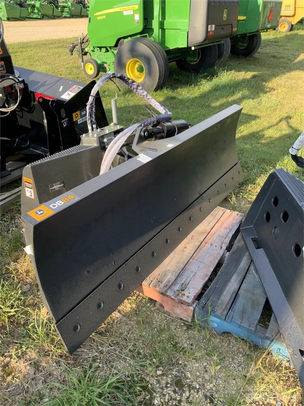 John Deere DB84 Anlegg - Annet