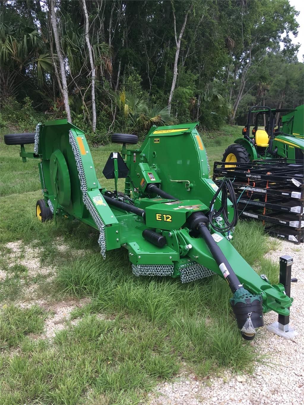 John Deere FC12E Rundballerivere, -kuttere og -utpakkere