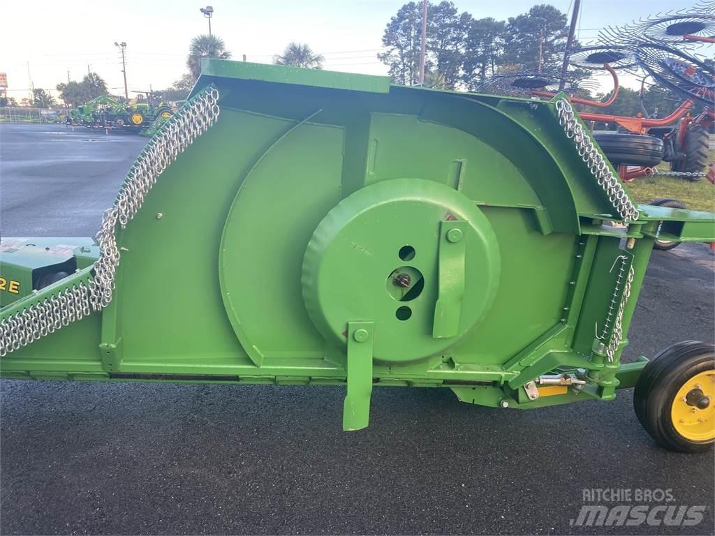 John Deere FC12E Rundballerivere, -kuttere og -utpakkere