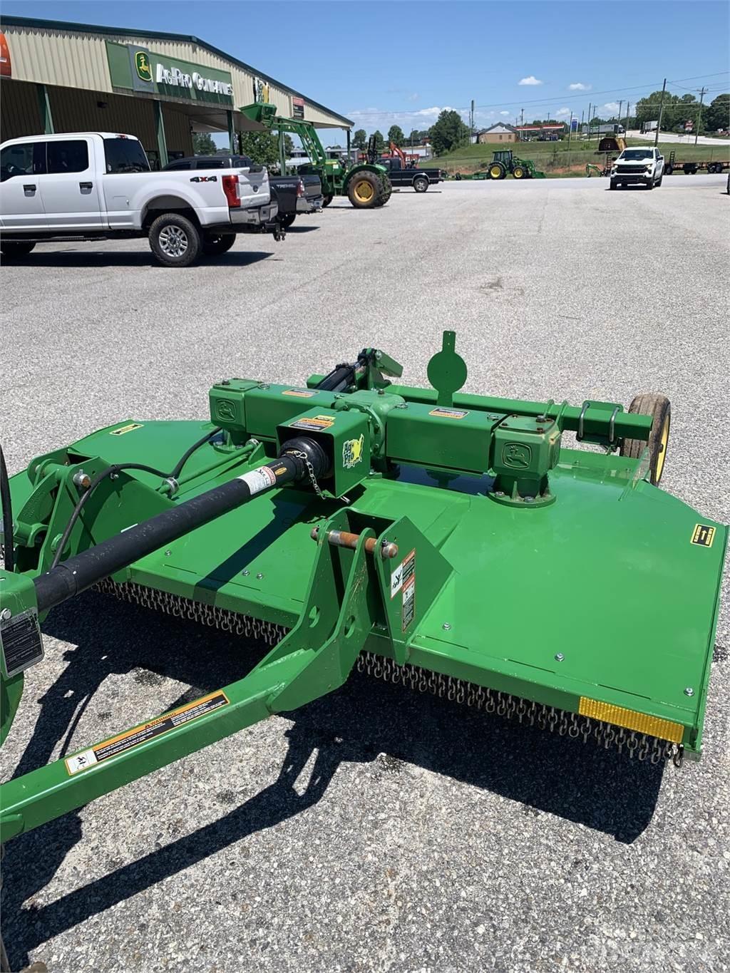 John Deere MX8 Rundballerivere, -kuttere og -utpakkere