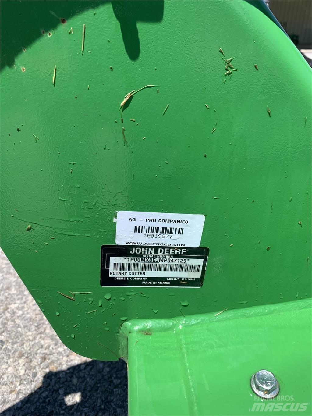 John Deere MX8 Rundballerivere, -kuttere og -utpakkere
