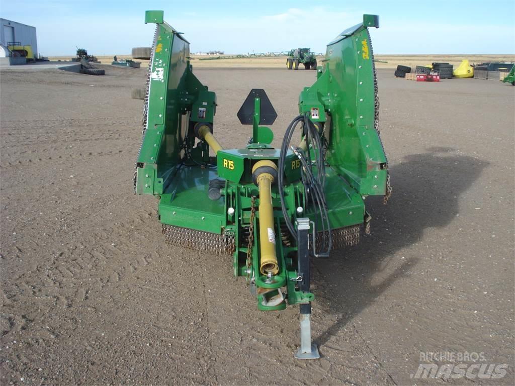 John Deere R15 Rundballerivere, -kuttere og -utpakkere
