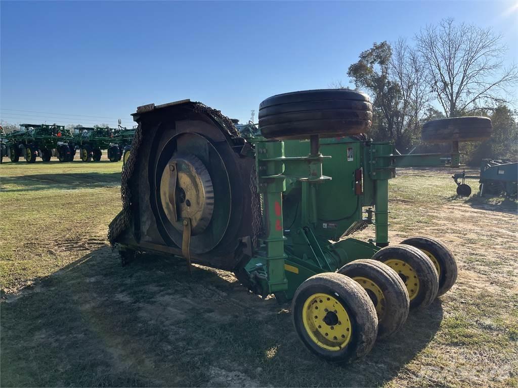John Deere R15 Rundballerivere, -kuttere og -utpakkere