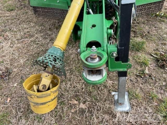 John Deere R20 Rundballerivere, -kuttere og -utpakkere