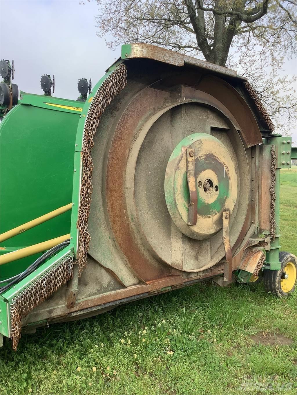 John Deere R20 Rundballerivere, -kuttere og -utpakkere