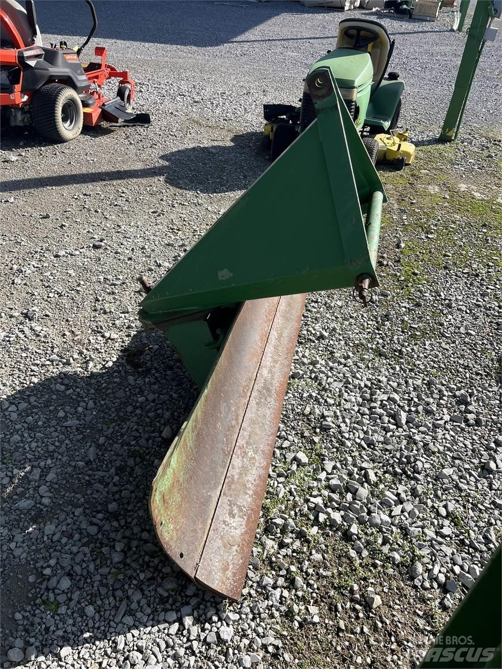 John Deere RB60 Snøploger- og skjær