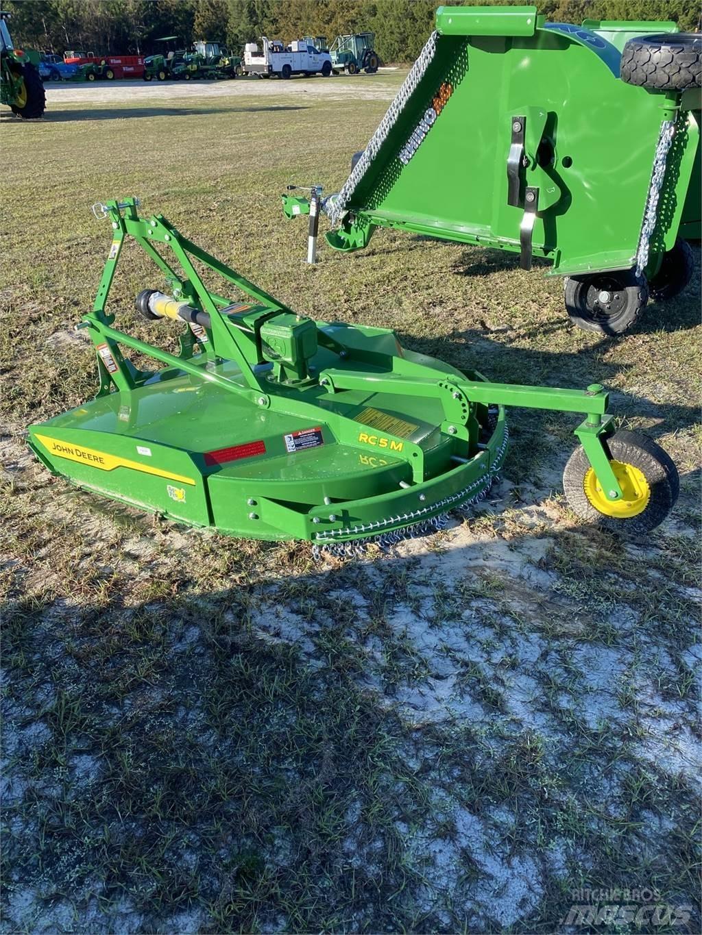 John Deere RC5M Rundballerivere, -kuttere og -utpakkere