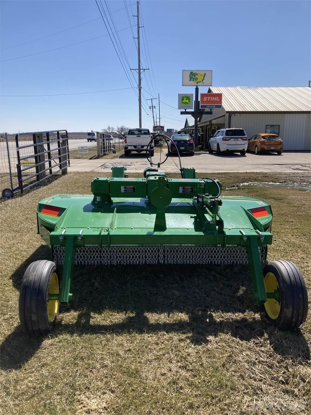 John Deere RC8M Rundballerivere, -kuttere og -utpakkere