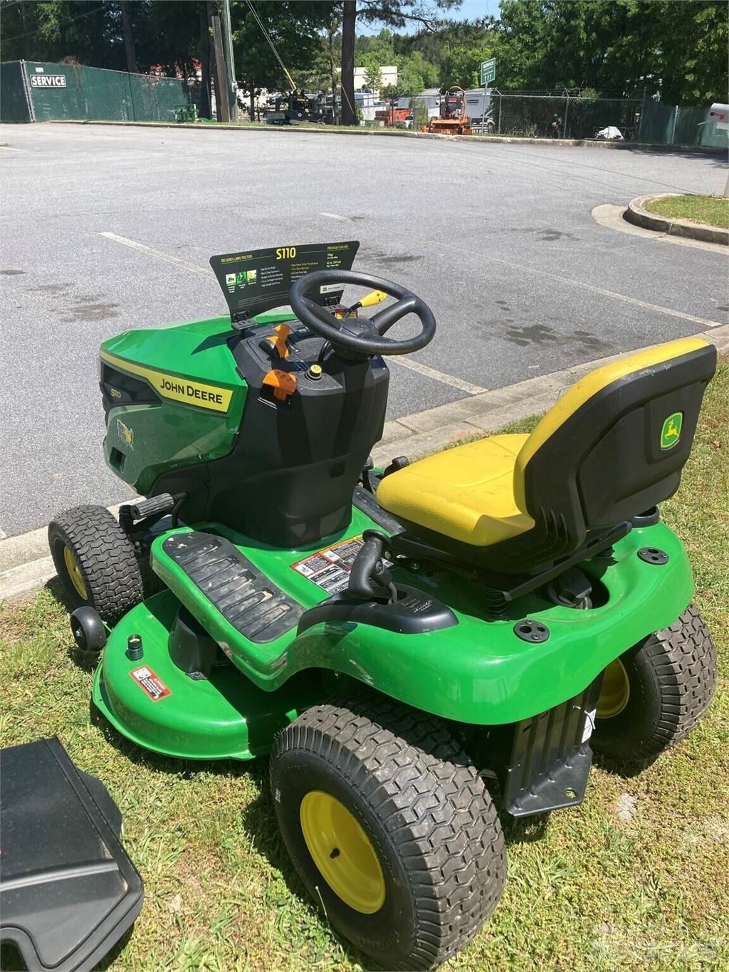 John Deere S110 Sitteklippere