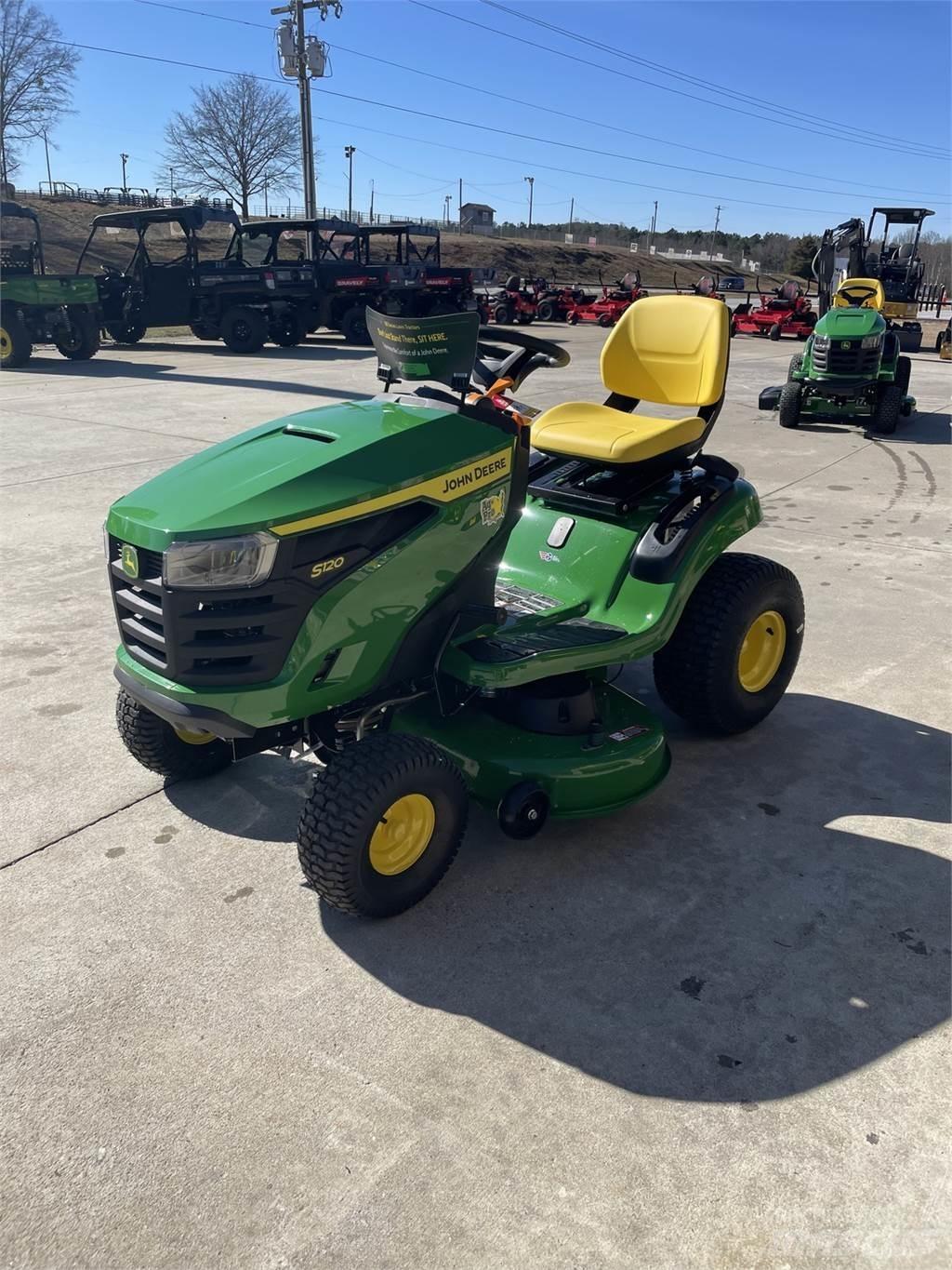 John Deere S120 Sitteklippere