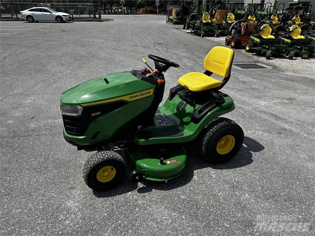 John Deere S120 Sitteklippere