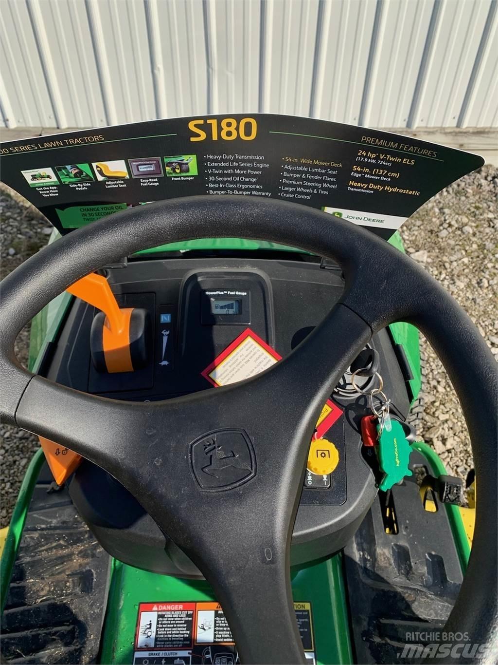 John Deere S180 Kompakttraktorer