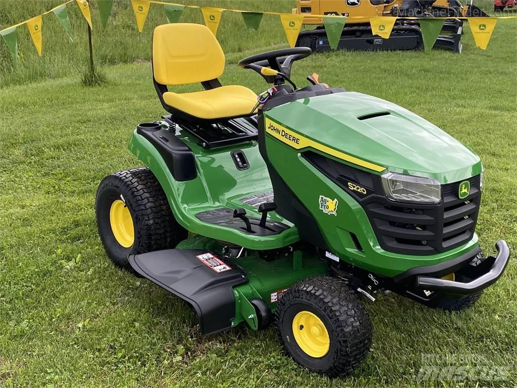 John Deere S220 Sitteklippere