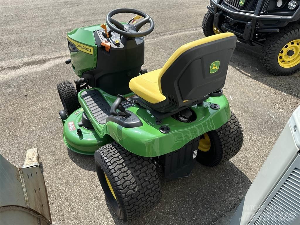John Deere S220 Sitteklippere